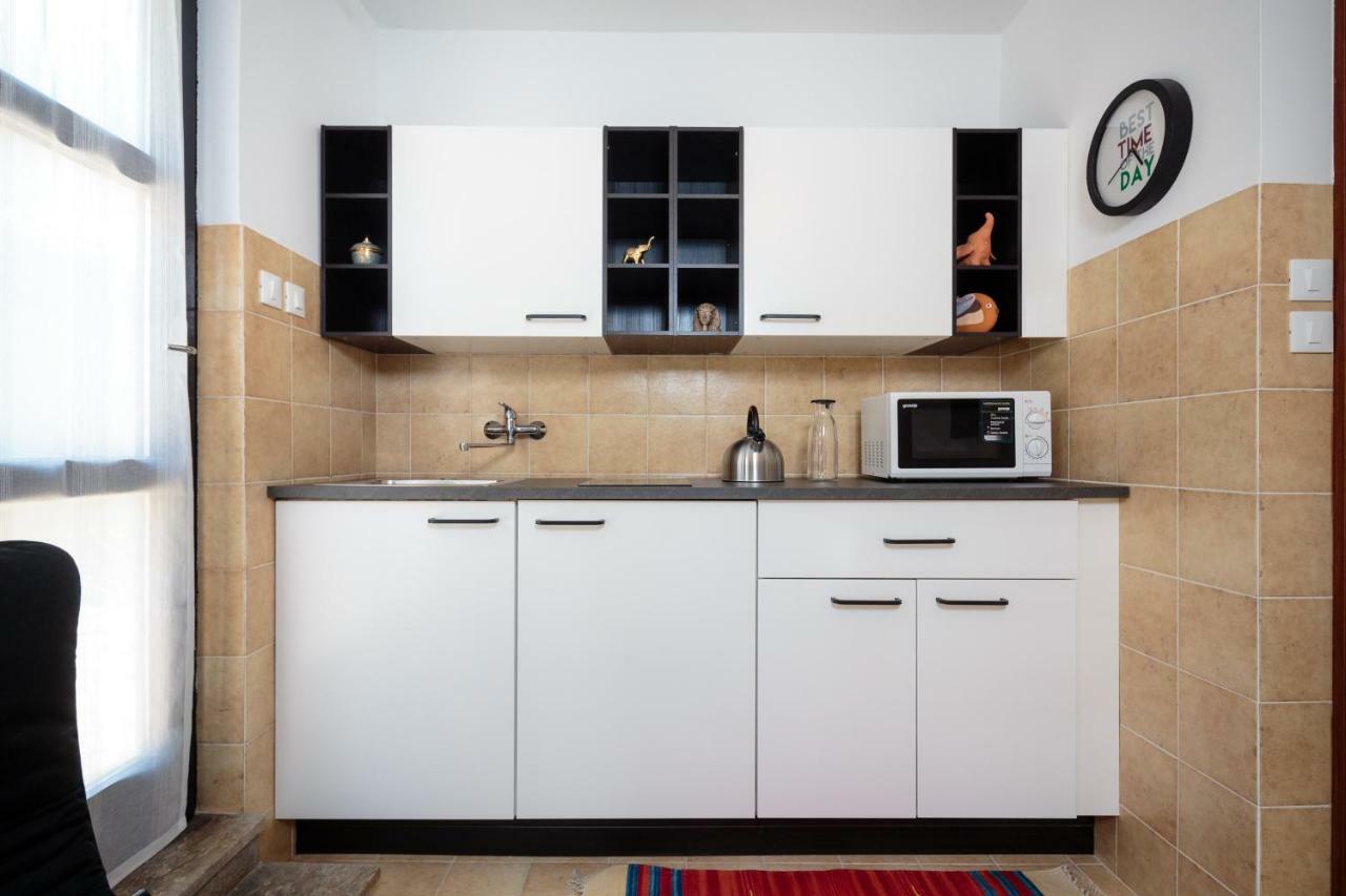 Apartments C52 Ровин Екстериор снимка