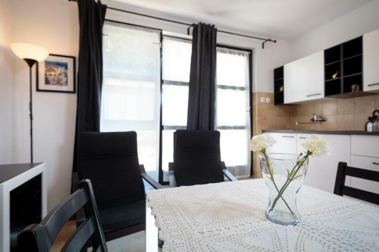 Apartments C52 Ровин Екстериор снимка