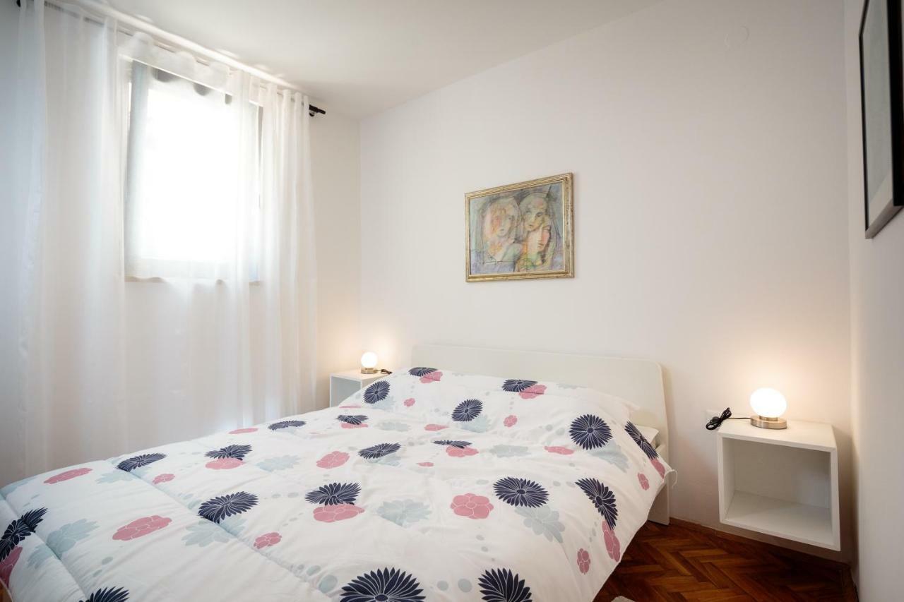 Apartments C52 Ровин Екстериор снимка
