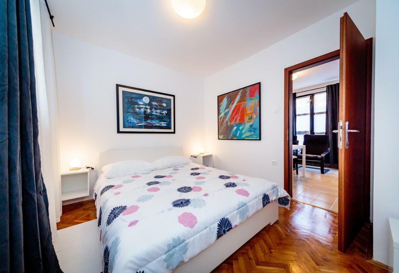 Apartments C52 Ровин Екстериор снимка