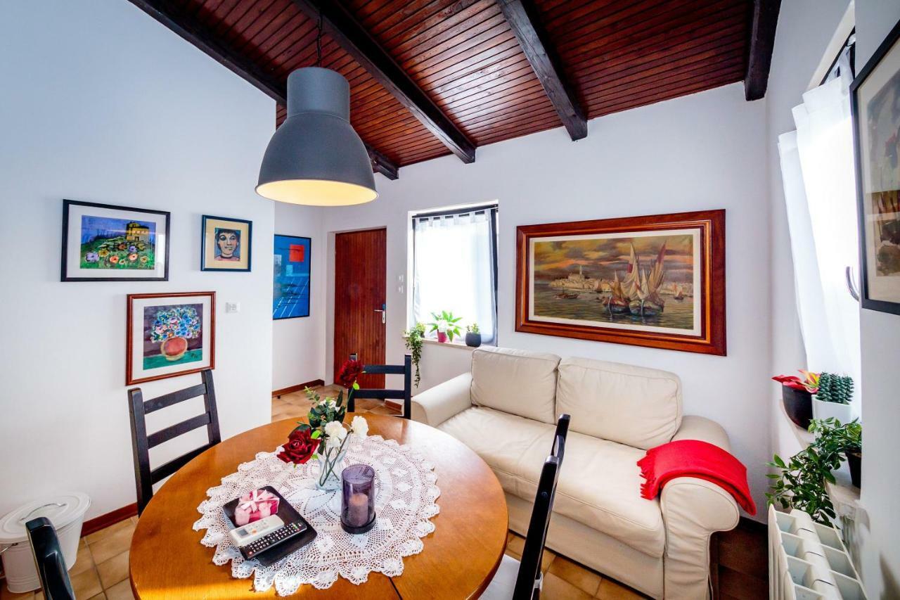 Apartments C52 Ровин Екстериор снимка