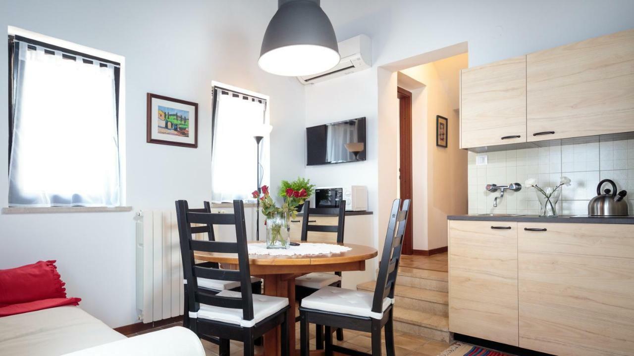 Apartments C52 Ровин Екстериор снимка