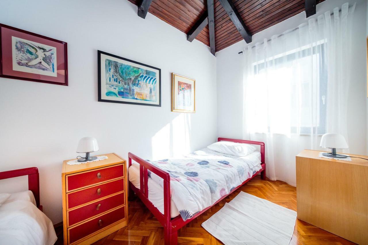 Apartments C52 Ровин Екстериор снимка