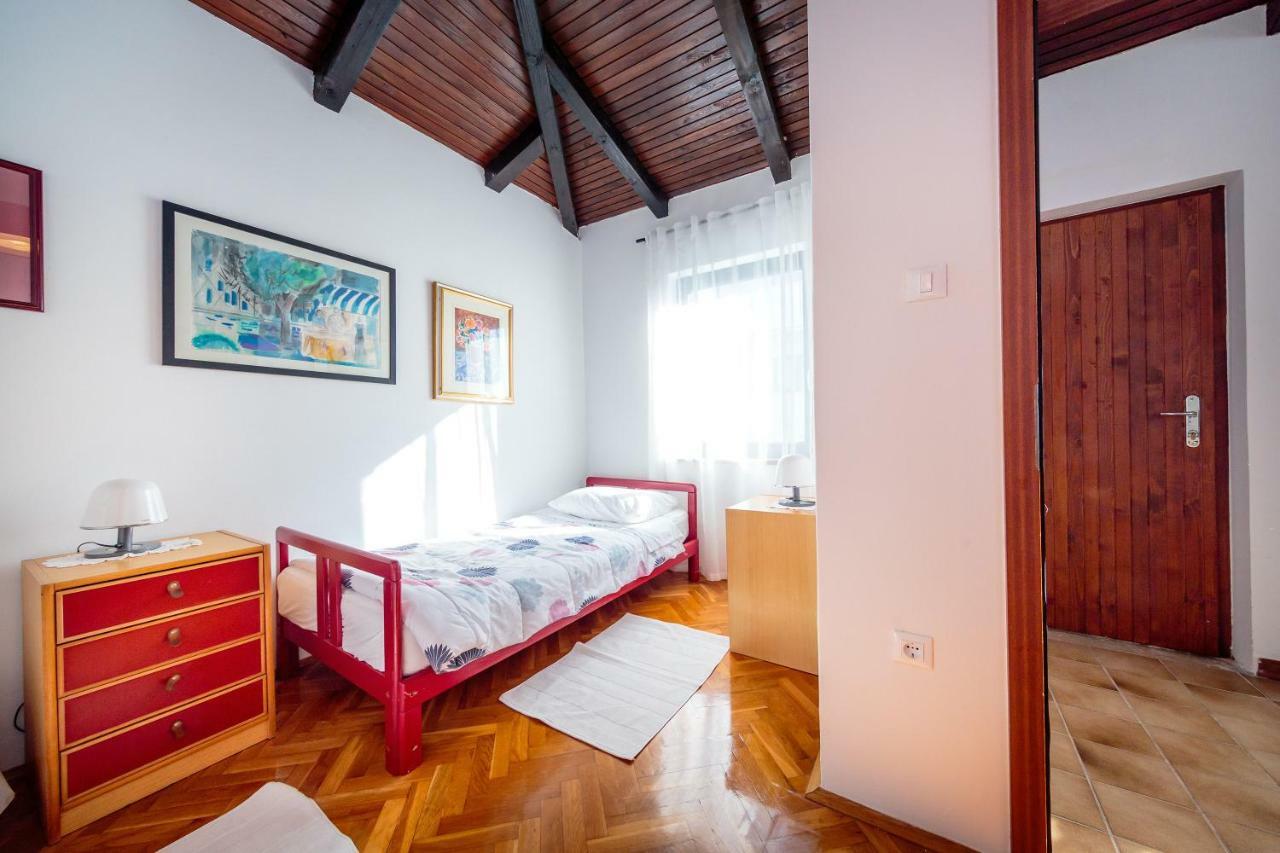 Apartments C52 Ровин Екстериор снимка
