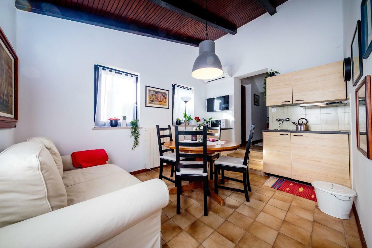 Apartments C52 Ровин Екстериор снимка