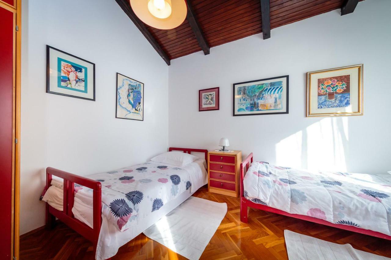 Apartments C52 Ровин Екстериор снимка